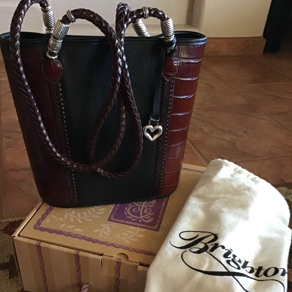 BRIGHTON Black Pebbled Leather w/Brown Patent Croc